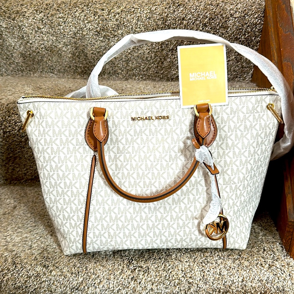 Never used 2019 Michael Kors Sierra Purse
